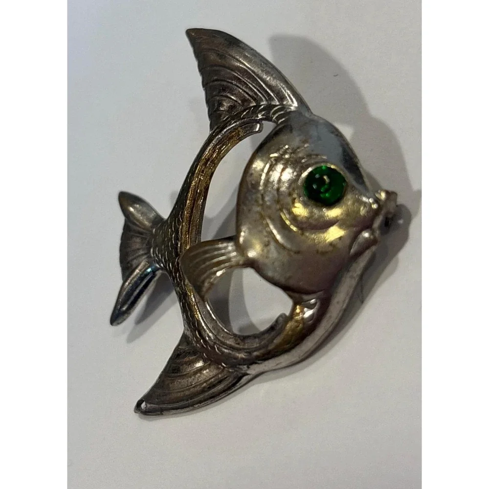Vintage MCM Silver Tone Angelfish Brooch Green Rhinestone Eye Tropical Fish Pin
